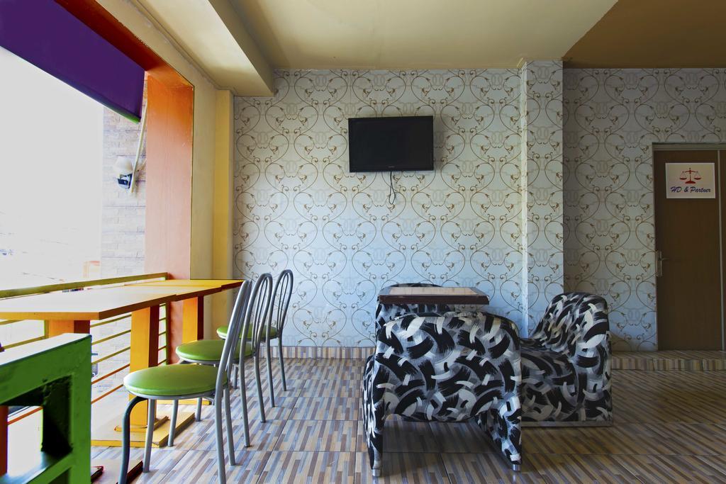 Hotel Reddoorz @ Tebet Asem Baris à Jakarta Extérieur photo