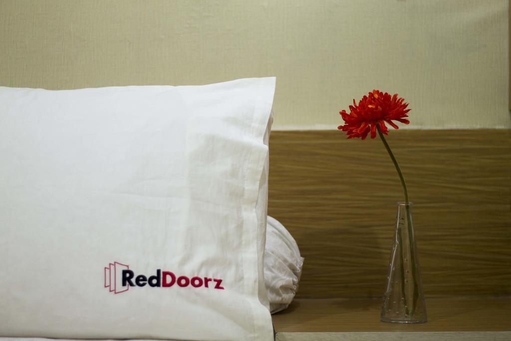 Hotel Reddoorz @ Tebet Asem Baris à Jakarta Extérieur photo