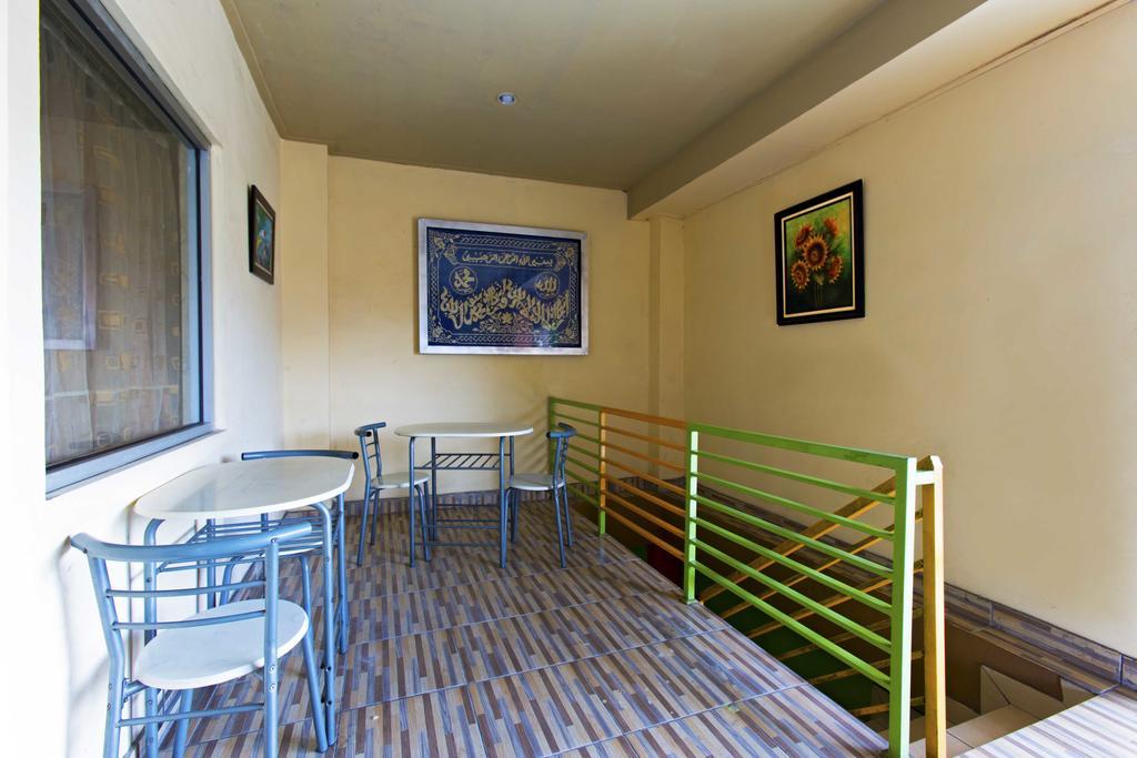 Hotel Reddoorz @ Tebet Asem Baris à Jakarta Extérieur photo