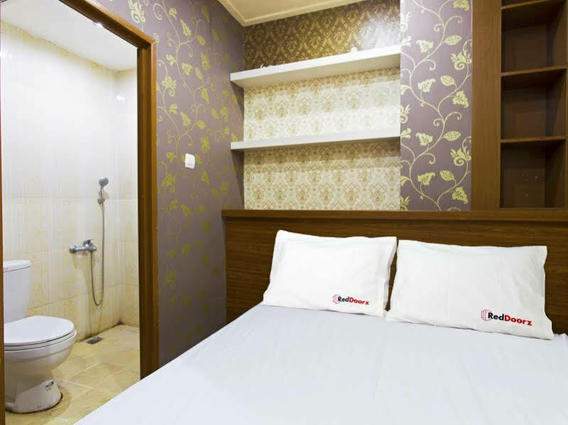 Hotel Reddoorz @ Tebet Asem Baris à Jakarta Extérieur photo